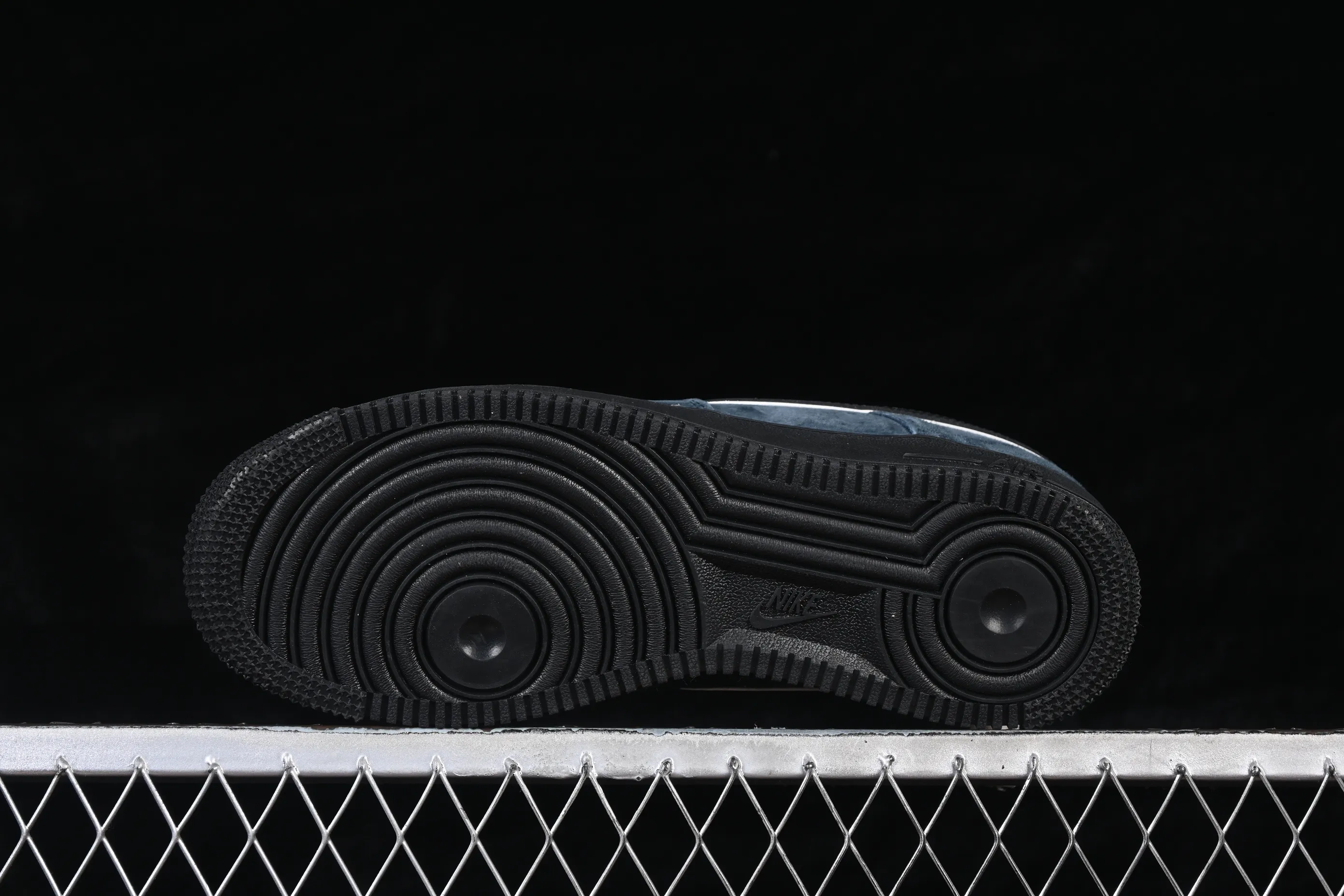 All categories Nk Air Force 1 Air Force series Nk Air Force 1 Low Air Force low-top Nike Air Force 1'07 Low Dark blue black Full suede Air Force low-top casual sneakers ZH0316-157